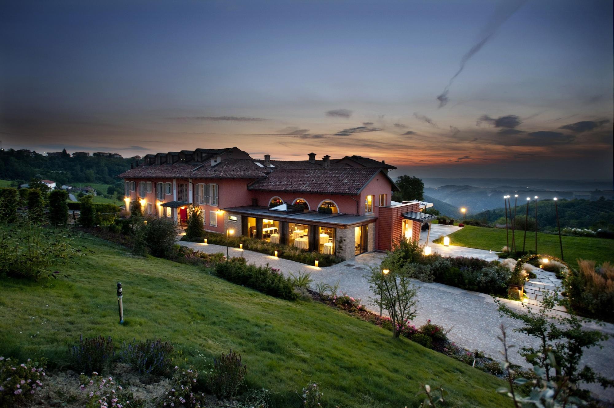 Relais D'amelia Hotel Benevello