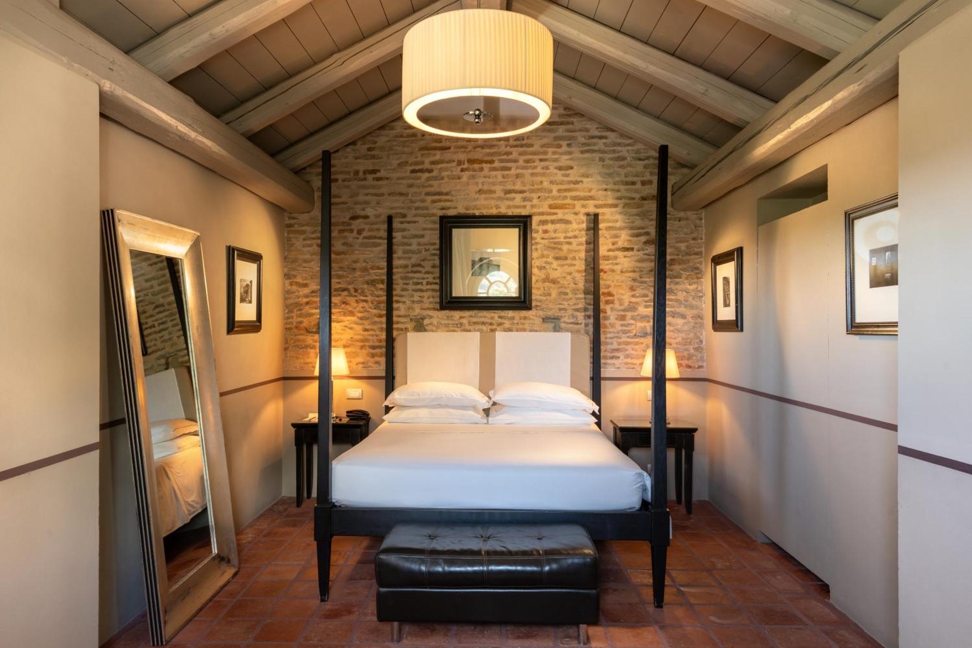 Hotel Relais D'amelia Benevello