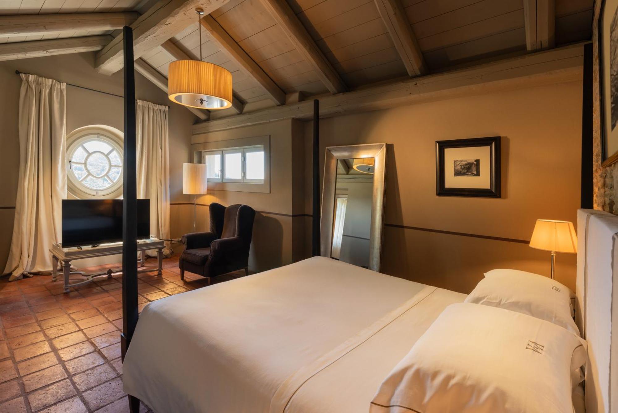 Relais D'amelia Hotel 4*